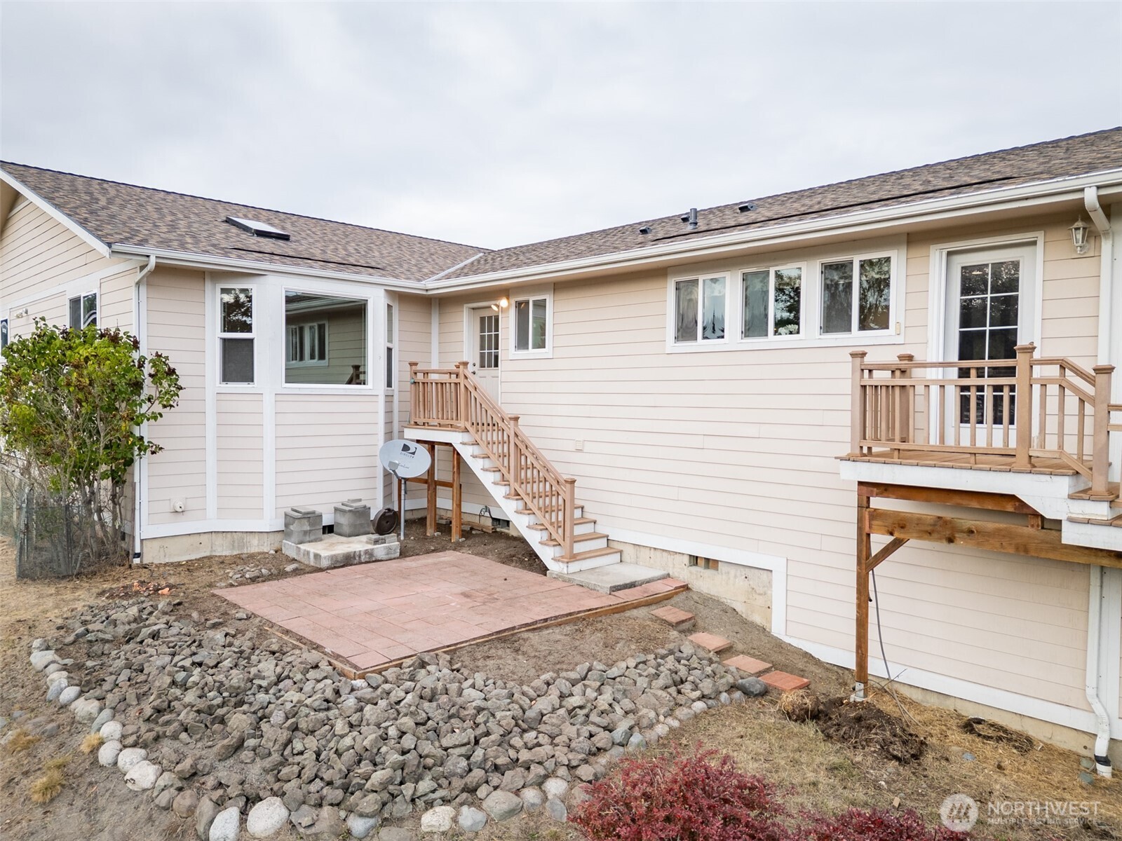 382 Discovery View Drive Sequim, WA 98382 - Photo 38 of 40 a view of a house with a patio