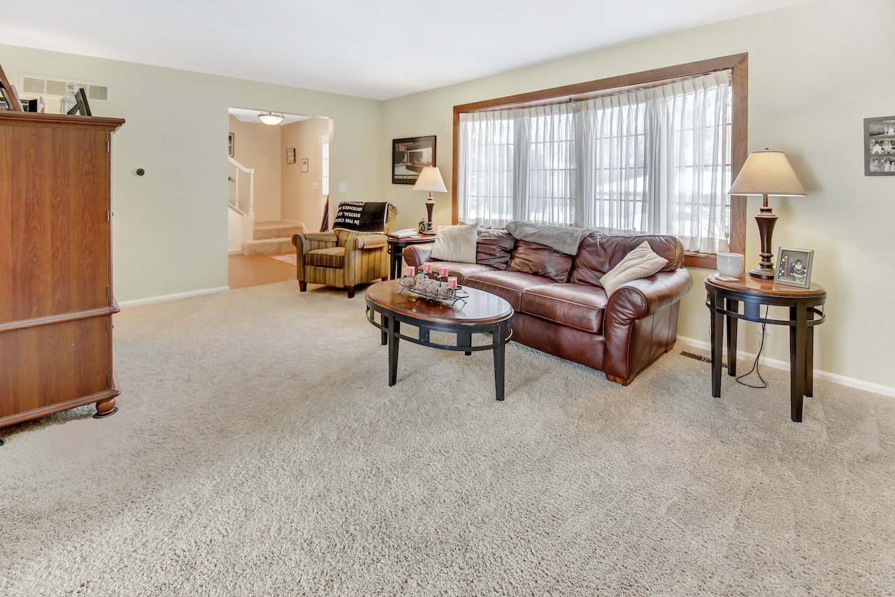 3421 West Chartwell Road Peoria, IL 61614 - Photo 3 of 23 Gallery Image 3