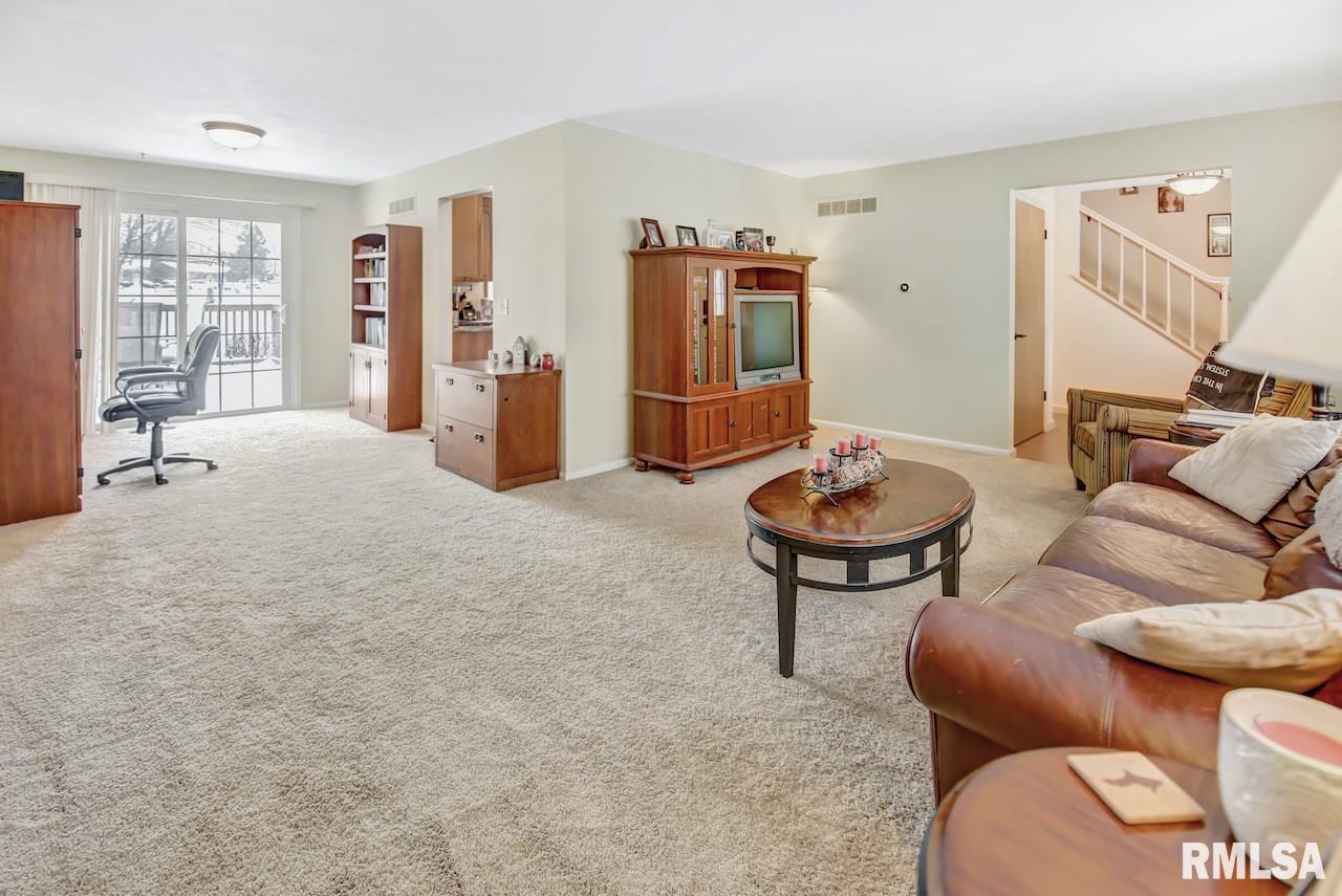 3421 West Chartwell Road Peoria, IL 61614 - Photo 4 of 23 Gallery Image 4