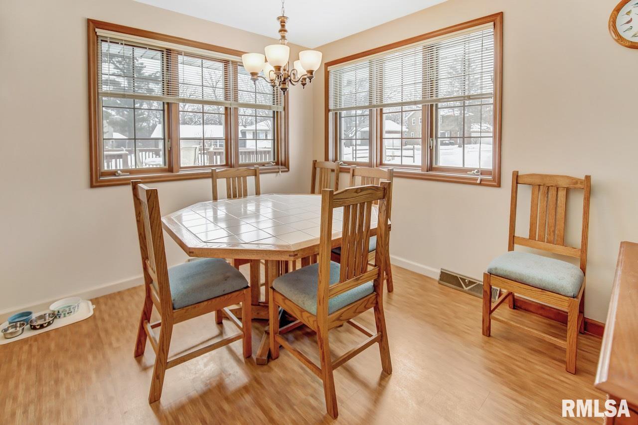 3421 West Chartwell Road Peoria, IL 61614 - Photo 8 of 23 Gallery Image 8