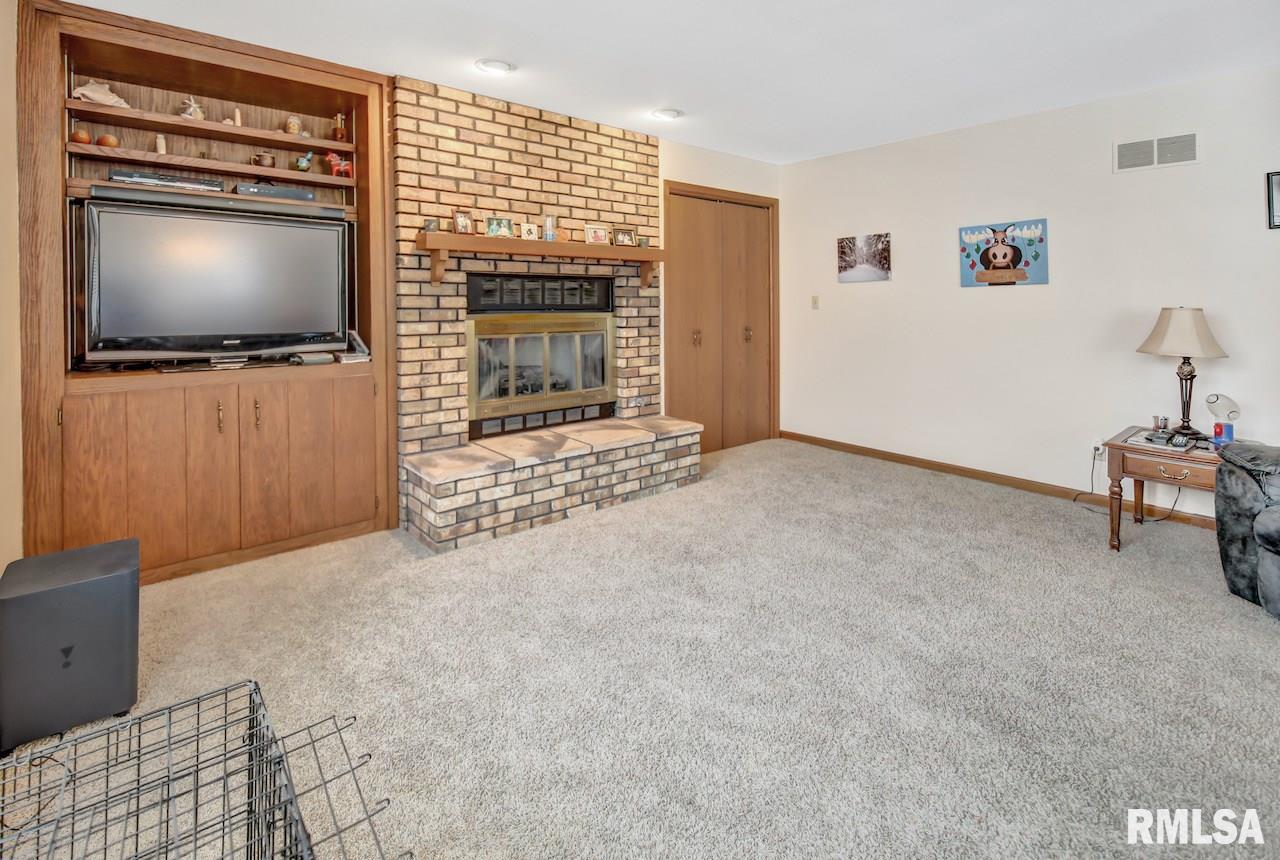 3421 West Chartwell Road Peoria, IL 61614 - Photo 10 of 23 Gallery Image 10