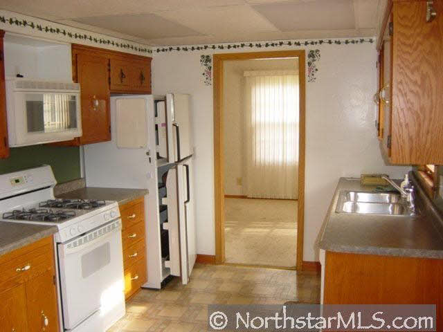 5044 3rd Street Northeast Fridley, MN 55421 - Photo 3 of 8 Gallery Image 3