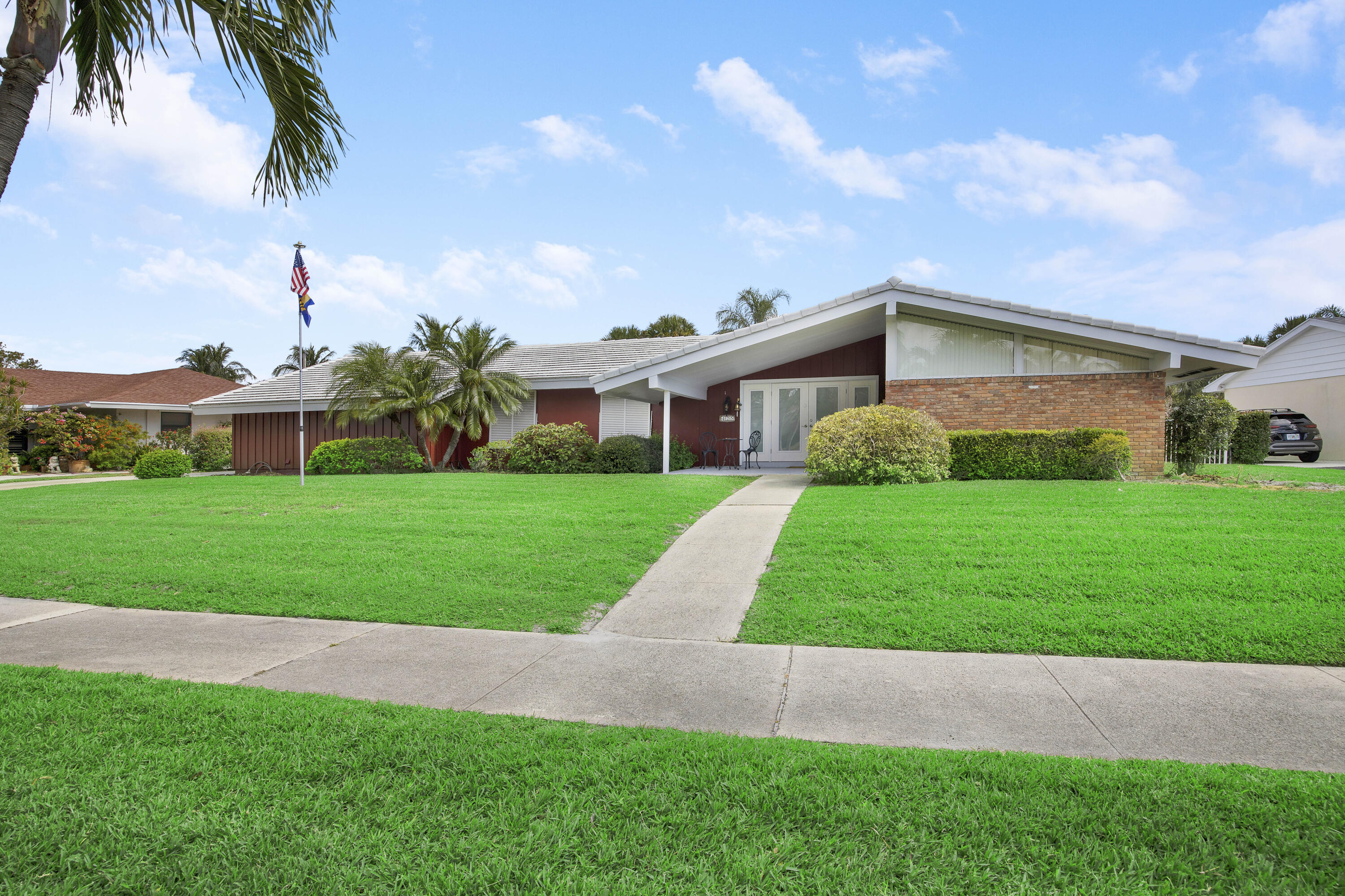 425 Privateer Road North Palm Beach, FL 33408 - Photo 2 of 4 House-2