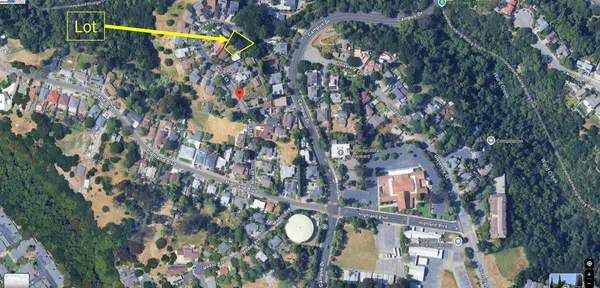 a view of entryway with outdoor space