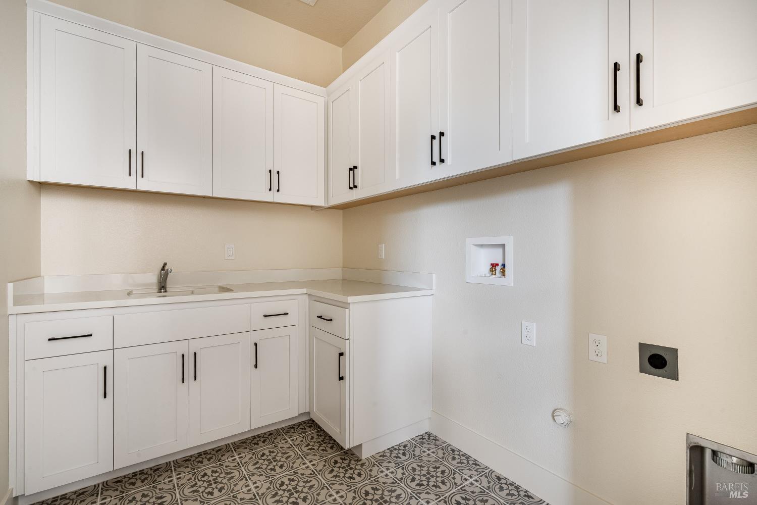 3541 Ruston Lane Napa, CA 94558 - Photo 11 of 23 Laundry Room
