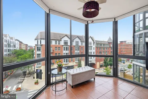 $295,000 | 24 Courthouse Square, Unit 306, Rockville, MD 20850