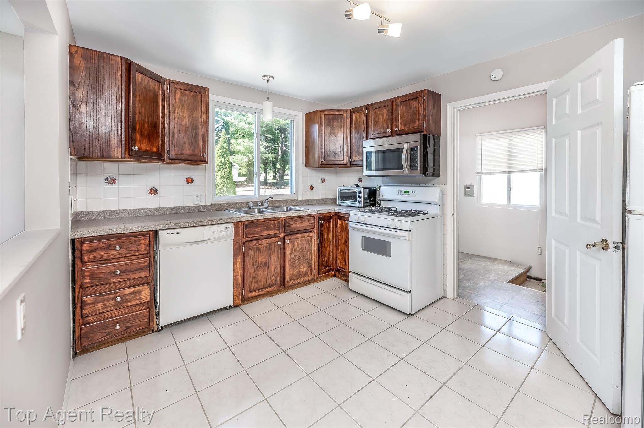 110 Wabash Road Rochester, MI 48307 - Photo 11 of 35 Gallery Image 11