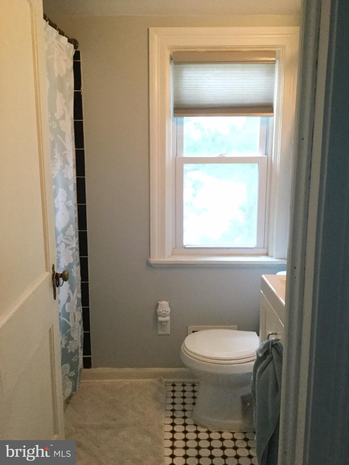 6303 Beechwood Road Baltimore, MD 21239 - Photo 12 of 30 Bath