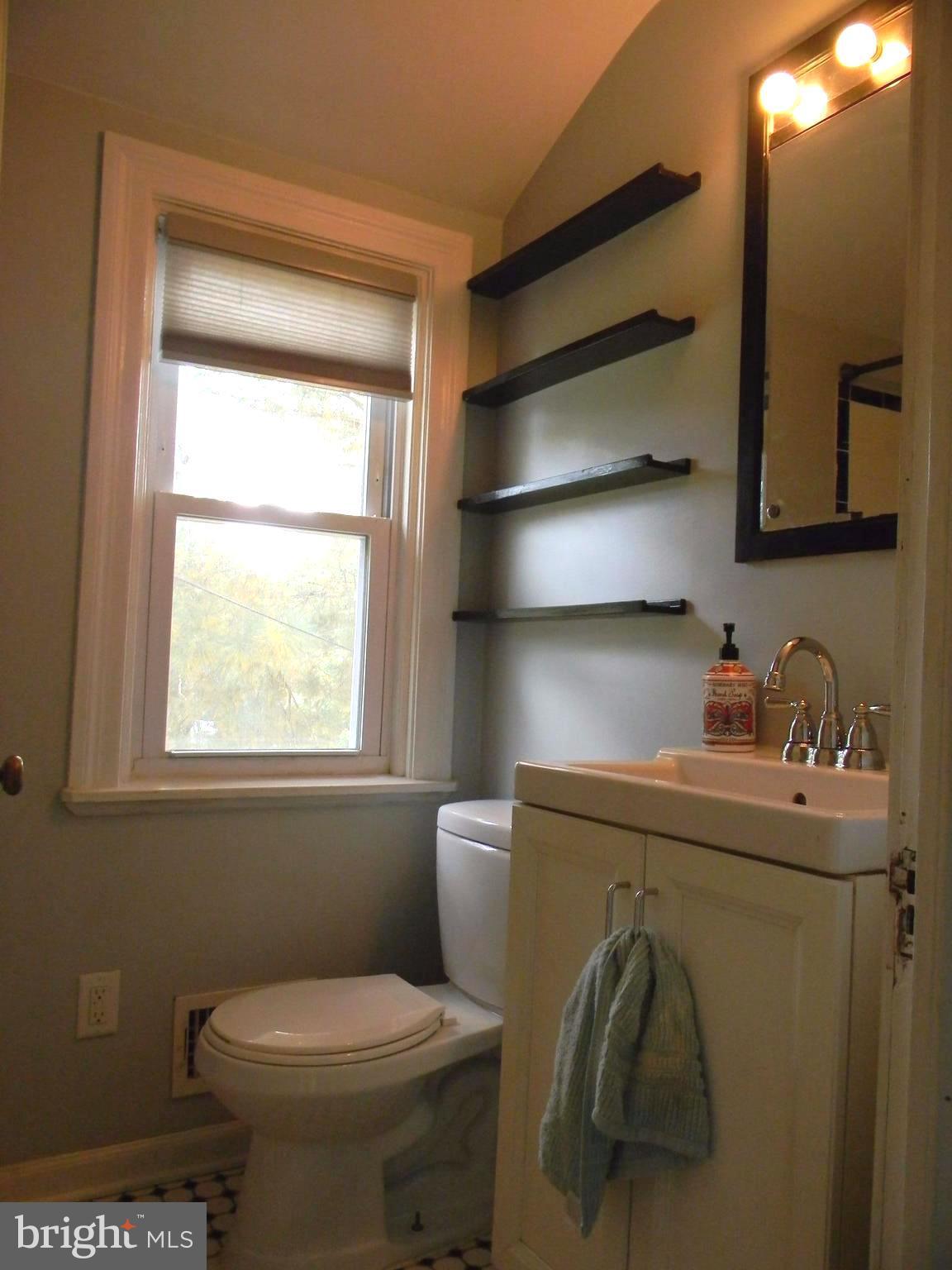 6303 Beechwood Road Baltimore, MD 21239 - Photo 16 of 30 Bath