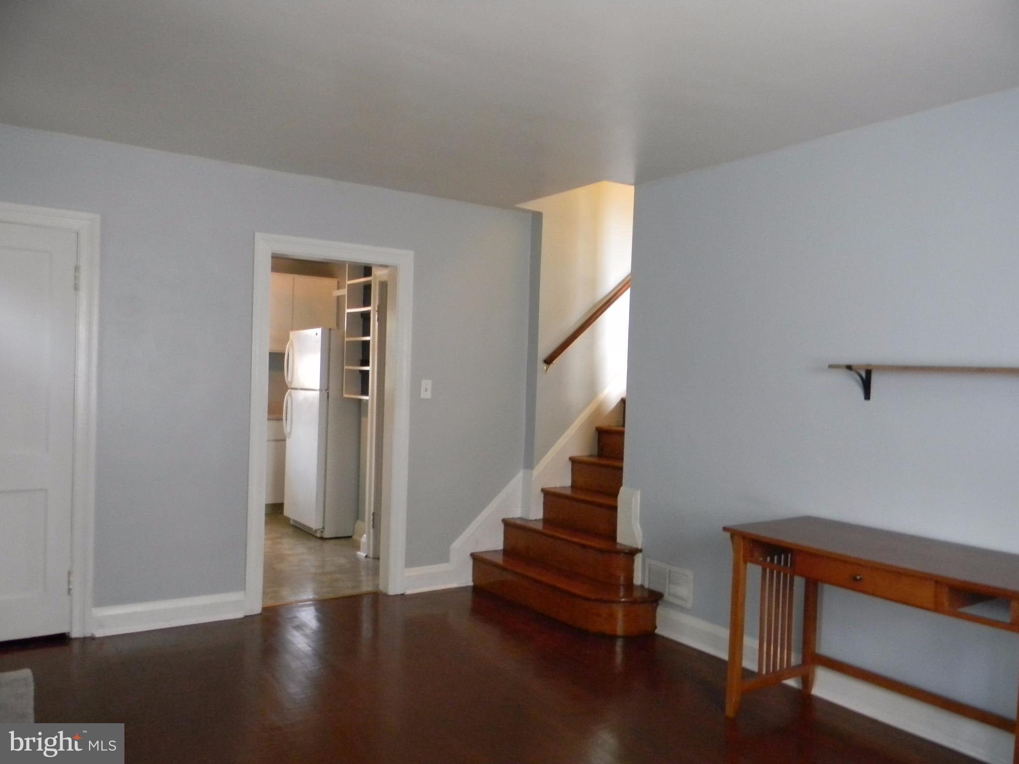 6303 Beechwood Road Baltimore, MD 21239 - Photo 9 of 30 Living Room