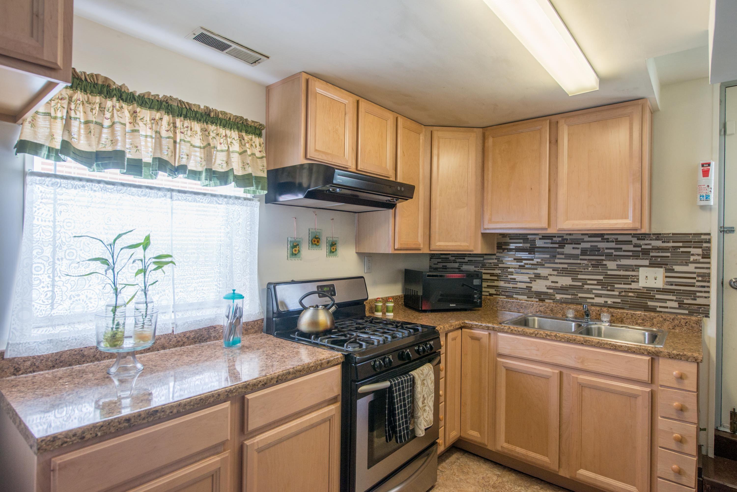 645 South Hampton Road Columbus, OH 43213 - Photo 24 of 31