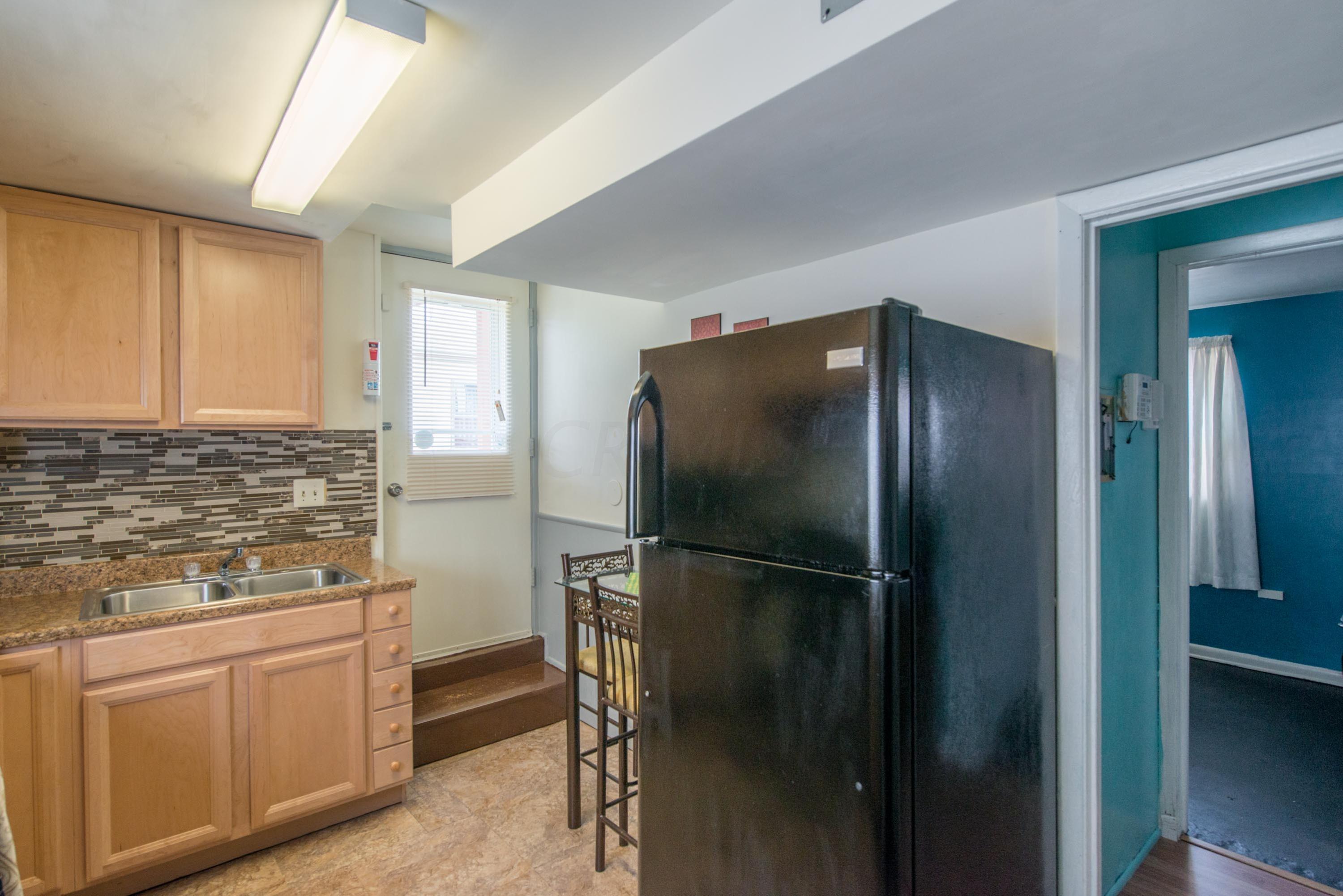 645 South Hampton Road Columbus, OH 43213 - Photo 27 of 31