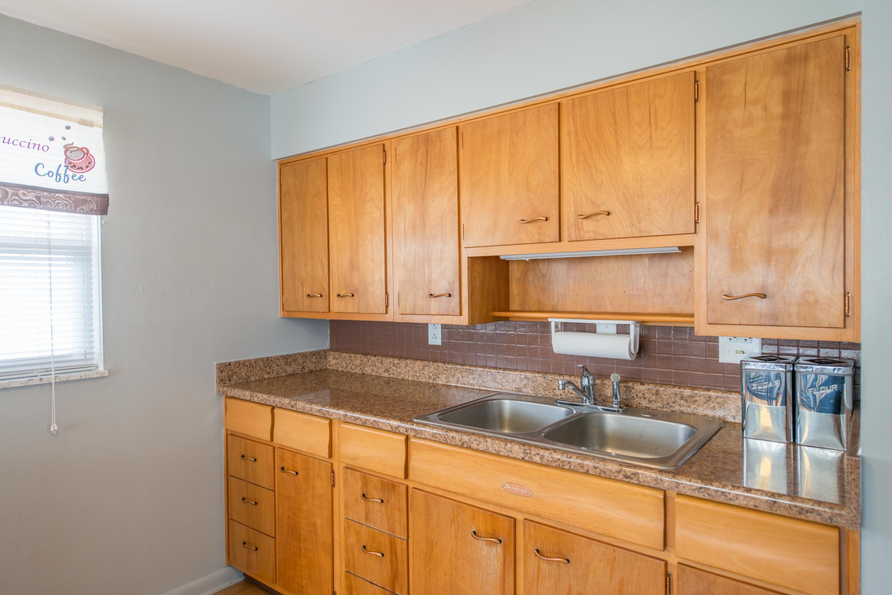 645 South Hampton Road Columbus, OH 43213 - Photo 5 of 31