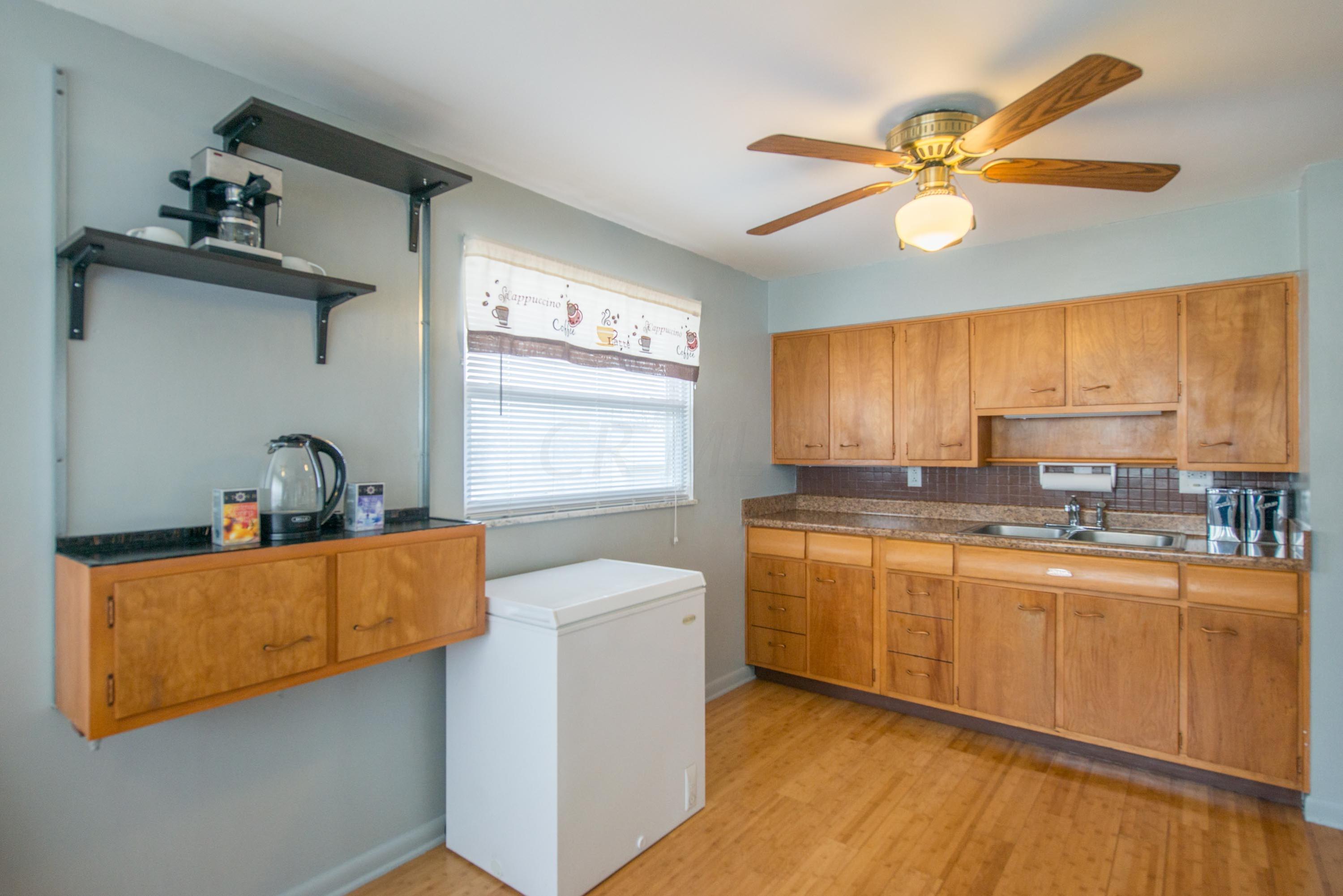 645 South Hampton Road Columbus, OH 43213 - Photo 8 of 31