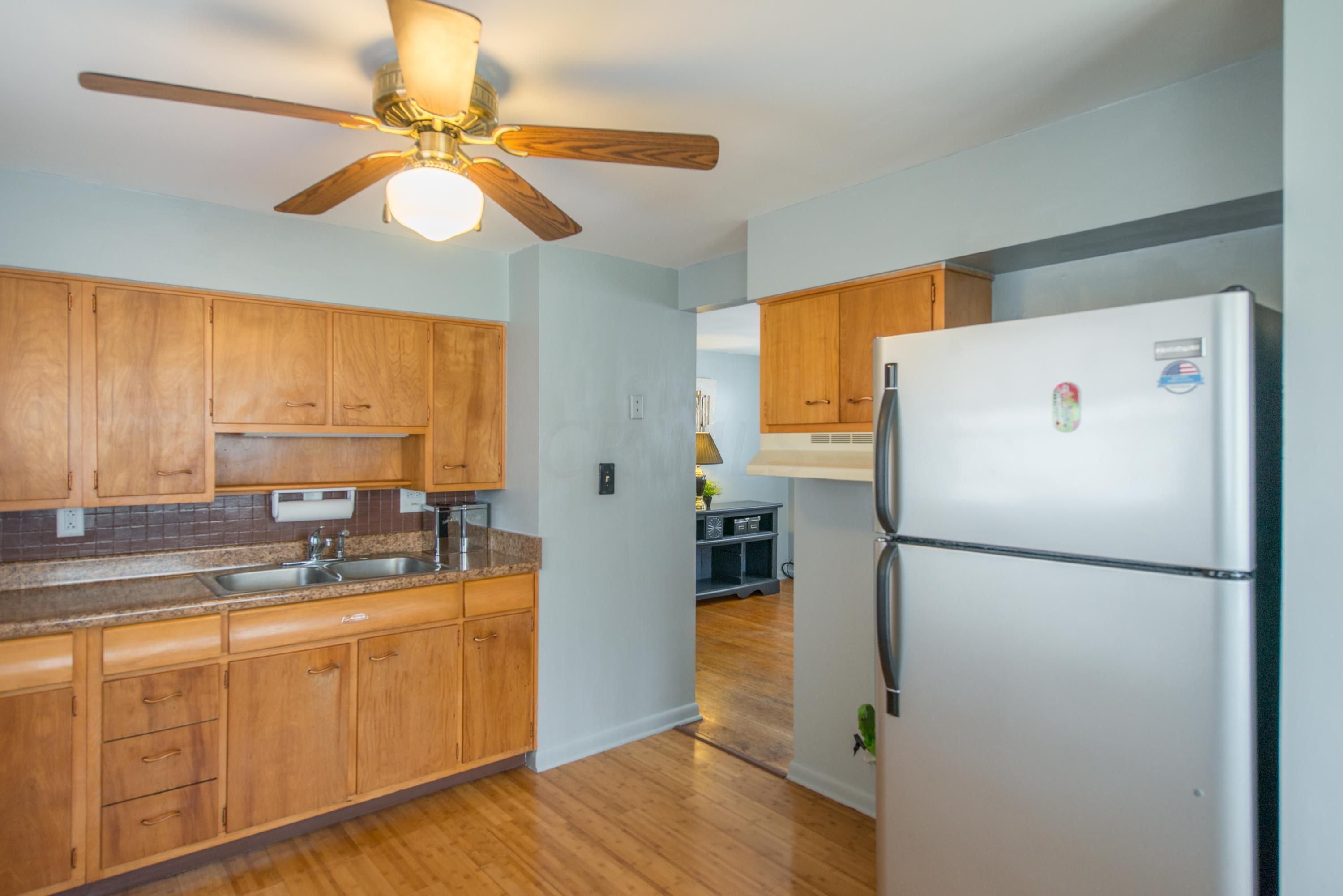 645 South Hampton Road Columbus, OH 43213 - Photo 9 of 31