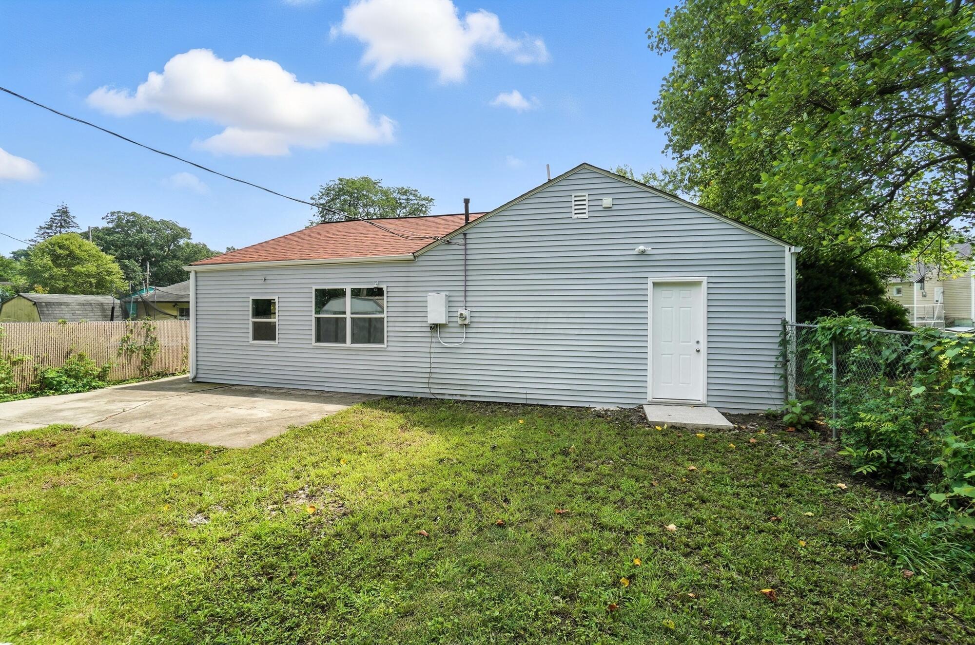 1166 Acton Road Columbus, OH 43224 - Photo 23 of 24 119