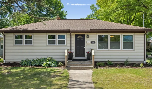 $385,000 | 1904 Griggs Street Southeast, Grand Rapids, MI 49506