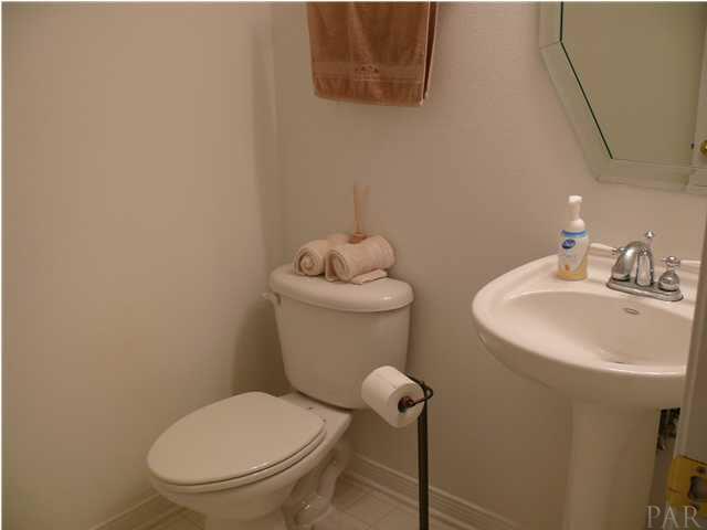 5571 Berryhill Road Milton, FL 32570 - Photo 5 of 10 1/2 bath down stairs