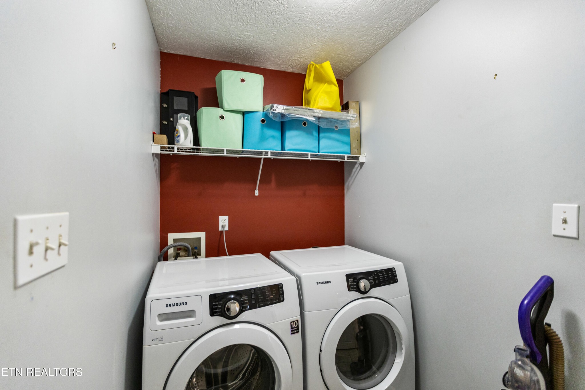 450 Emerts View Circle Seymour, TN 37865 - Photo 21 of 27 a utility room with dryer and washer