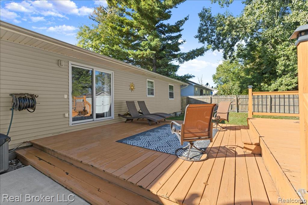 4268 Ravenswood Road Port Huron, MI 48060 - Photo 37 of 46