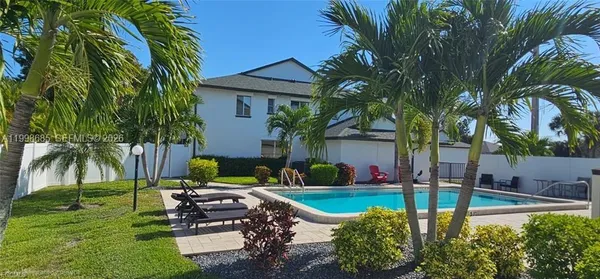 $1,199 | 1519 W Cape, Unit 6, Cape Coral, FL 33914