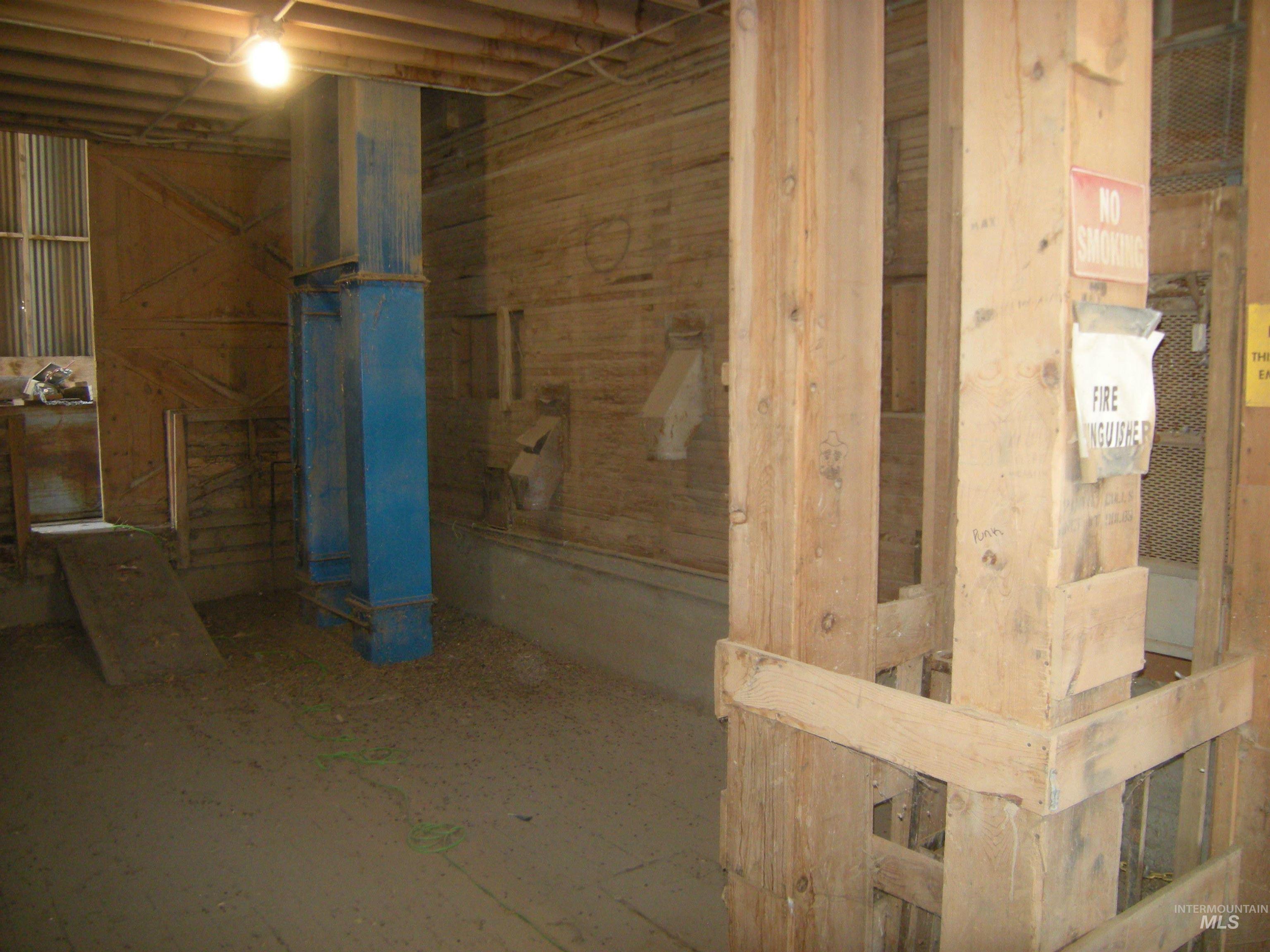 401 Main Street Hazelton, ID 83335 - Photo 17 of 23