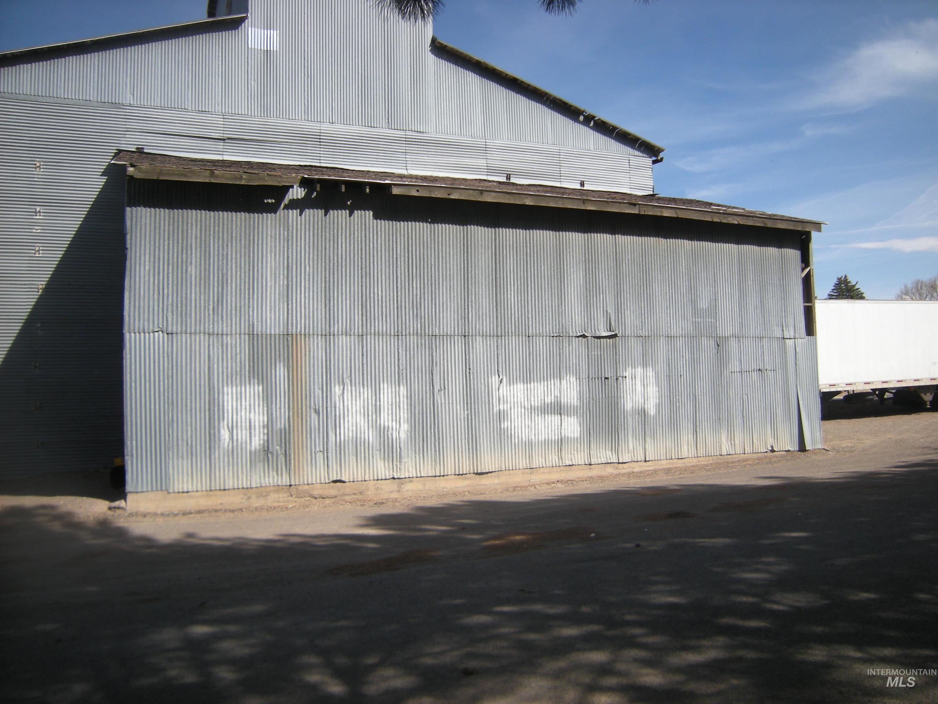 401 Main Street Hazelton, ID 83335 - Photo 3 of 23