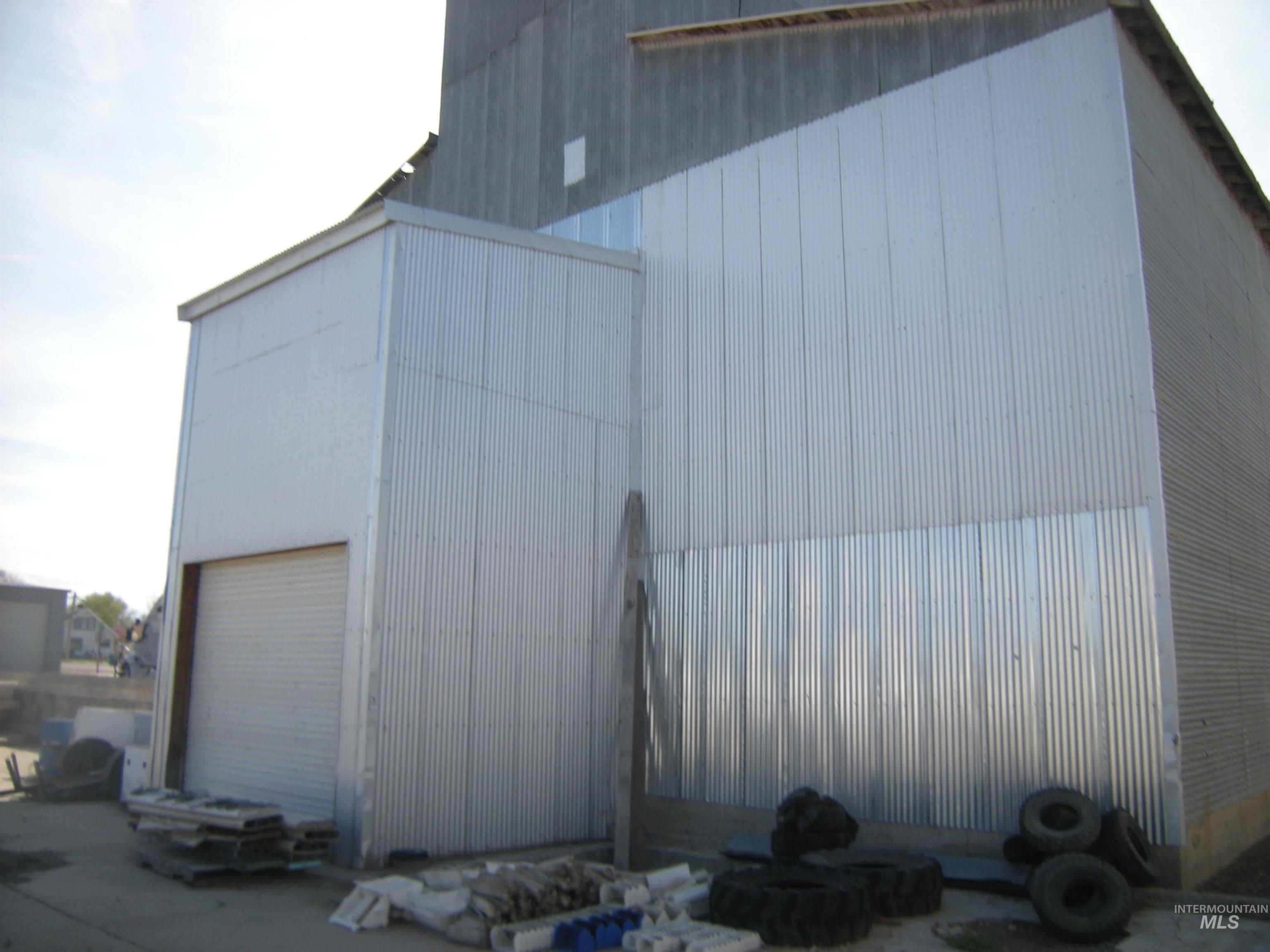 401 Main Street Hazelton, ID 83335 - Photo 4 of 23