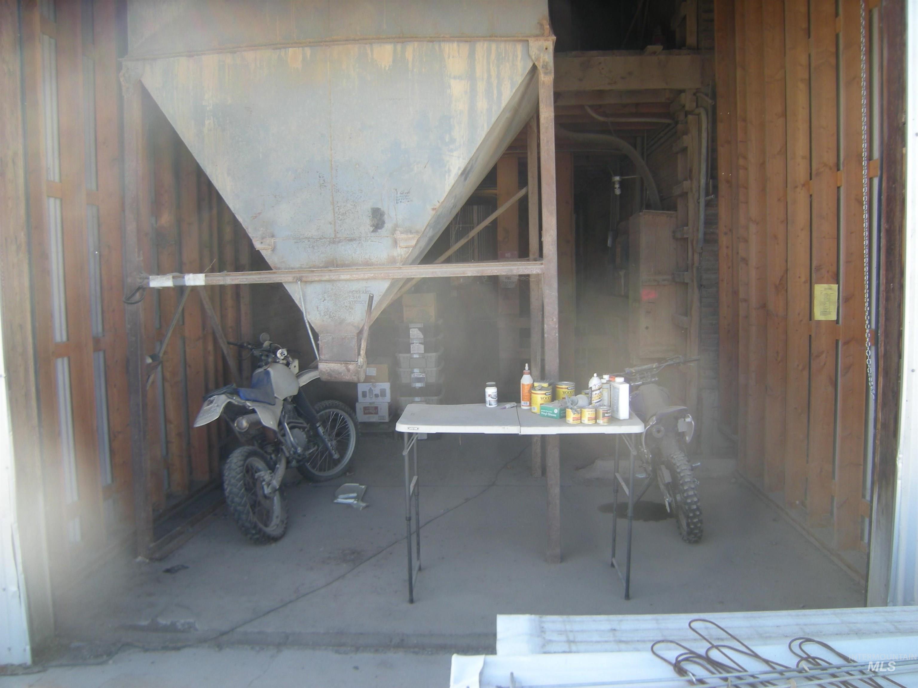 401 Main Street Hazelton, ID 83335 - Photo 8 of 23