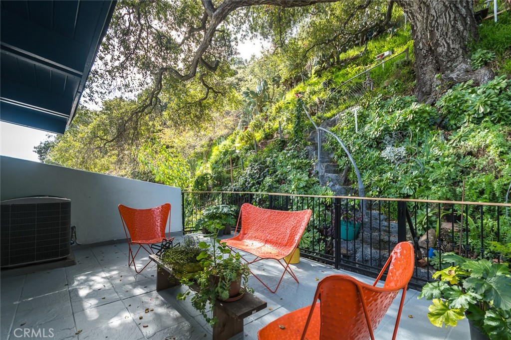 3611 El Lado Drive Glendale, CA 91208 - Photo 26 of 31 a backyard of a house with outdoor seating