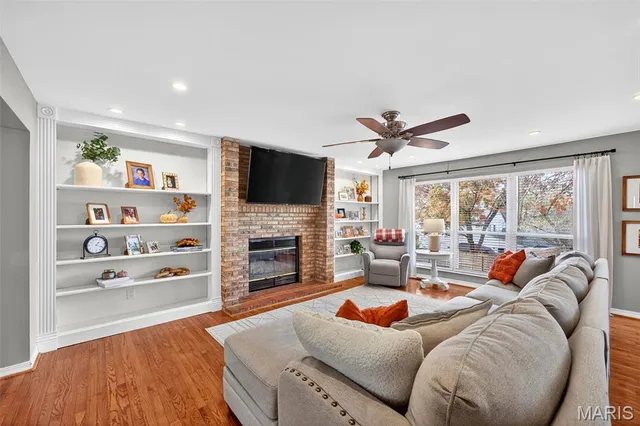 $410,000 | 436 Willow View Lane, St. Peters, MO 63376