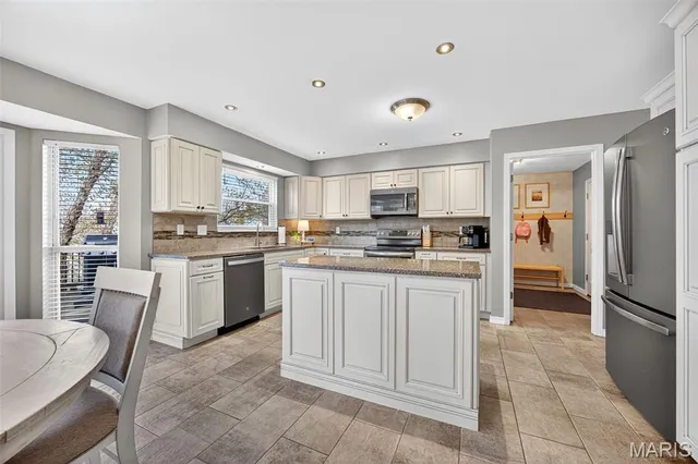 $410,000 | 436 Willow View Lane, St. Peters, MO 63376