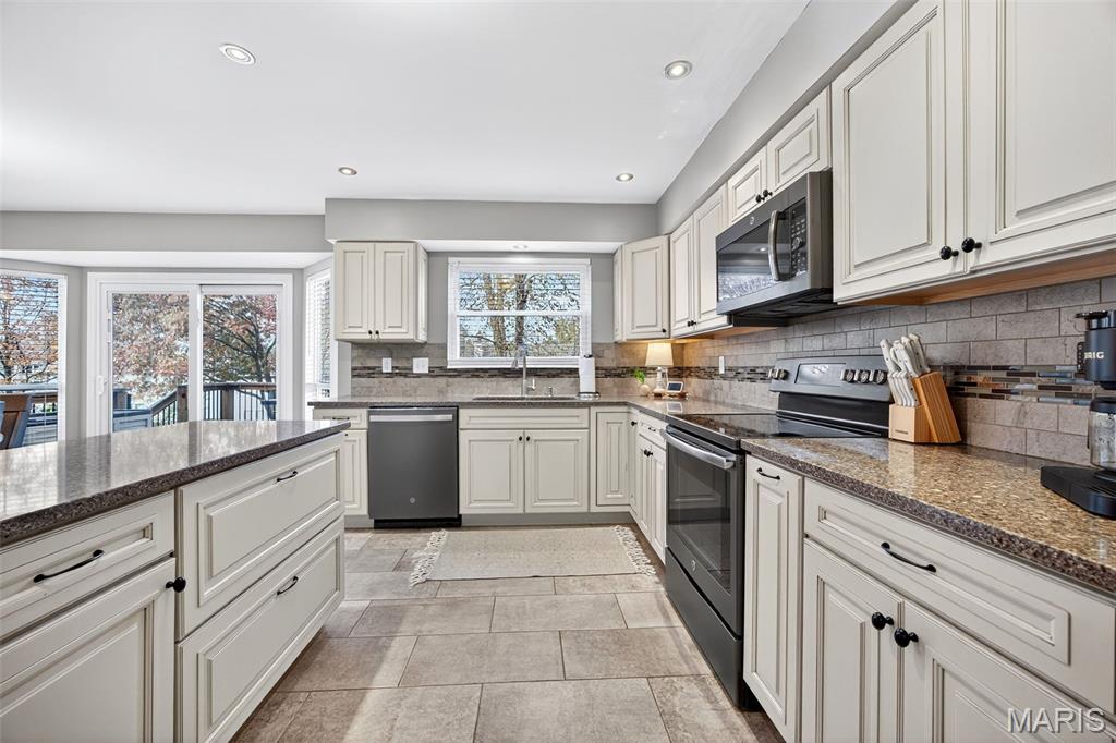 436 Willow View Lane St. Peters, MO 63376 - Photo 5 of 70