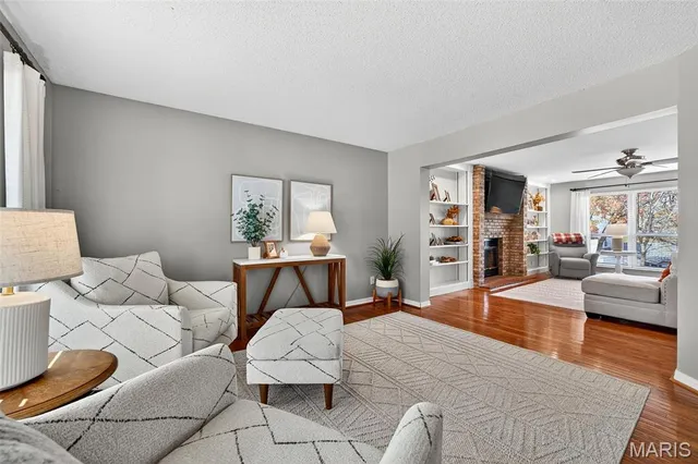 $410,000 | 436 Willow View Lane, St. Peters, MO 63376