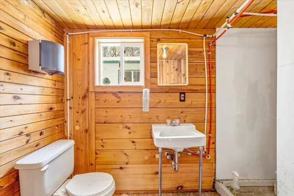 $235,000 | 27790 County Road East, Spooner, WI 54801