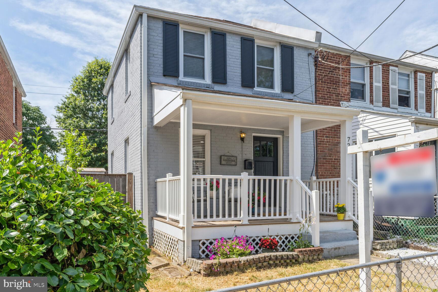 727 Emerson St Northeast  