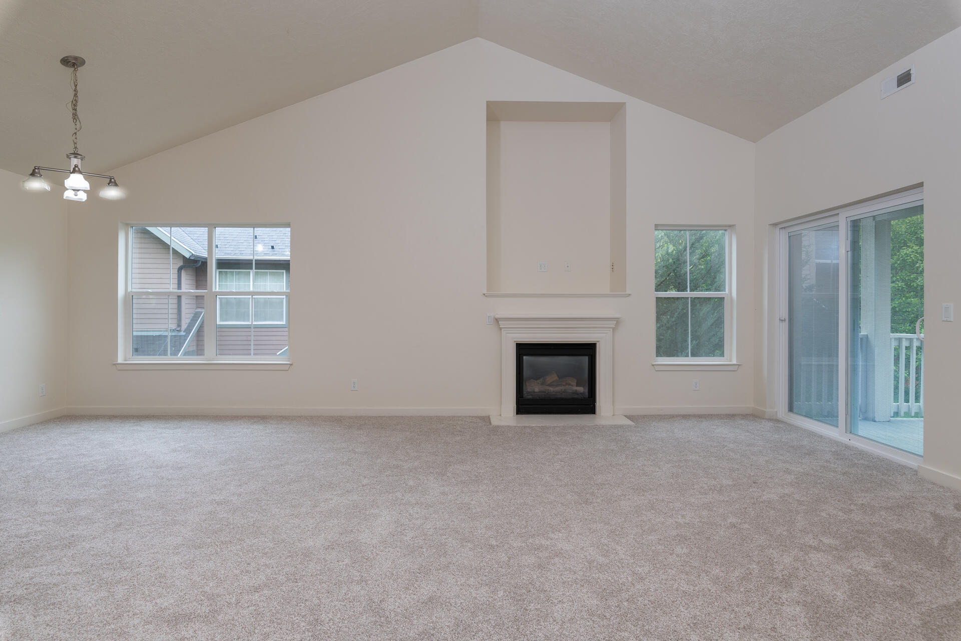 1920 Copper Ranch Lane, Unit D Hailey, ID 83333 - Photo 10 of 26 Living Room
