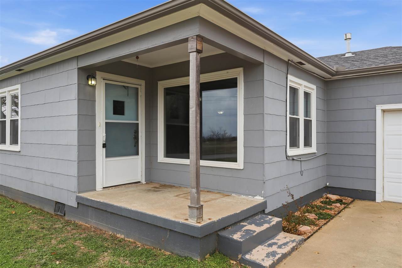 1106 Locust Street Perry, OK 73077 - Photo 6 of 33 Gallery Image 6