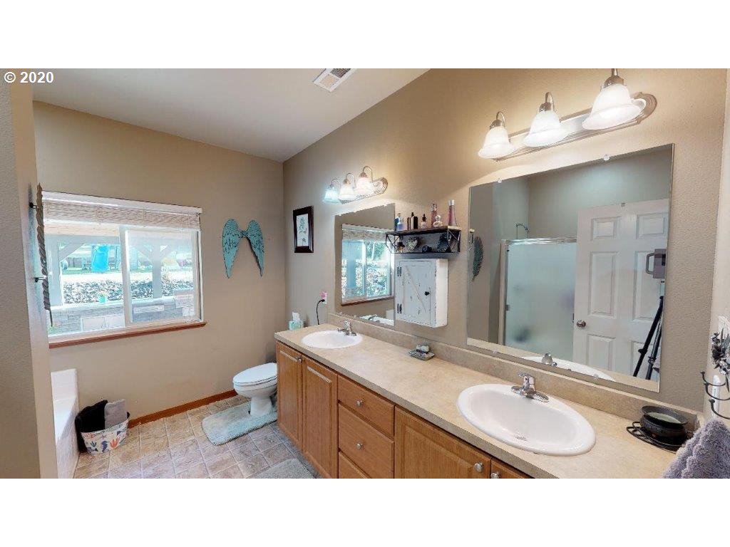 86408 Panorama Road Springfield, OR 97478 - Photo 13 of 32