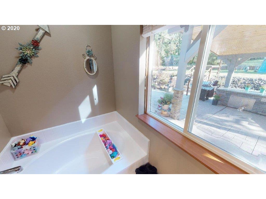 86408 Panorama Road Springfield, OR 97478 - Photo 14 of 32