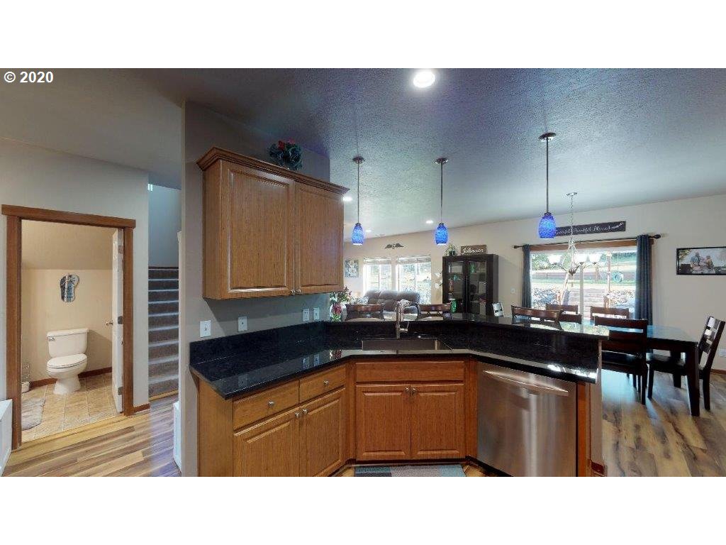 86408 Panorama Road Springfield, OR 97478 - Photo 9 of 32