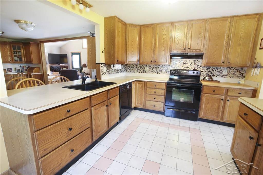 1093 East Curtis Road Hope, MI 48628 - Photo 8 of 42