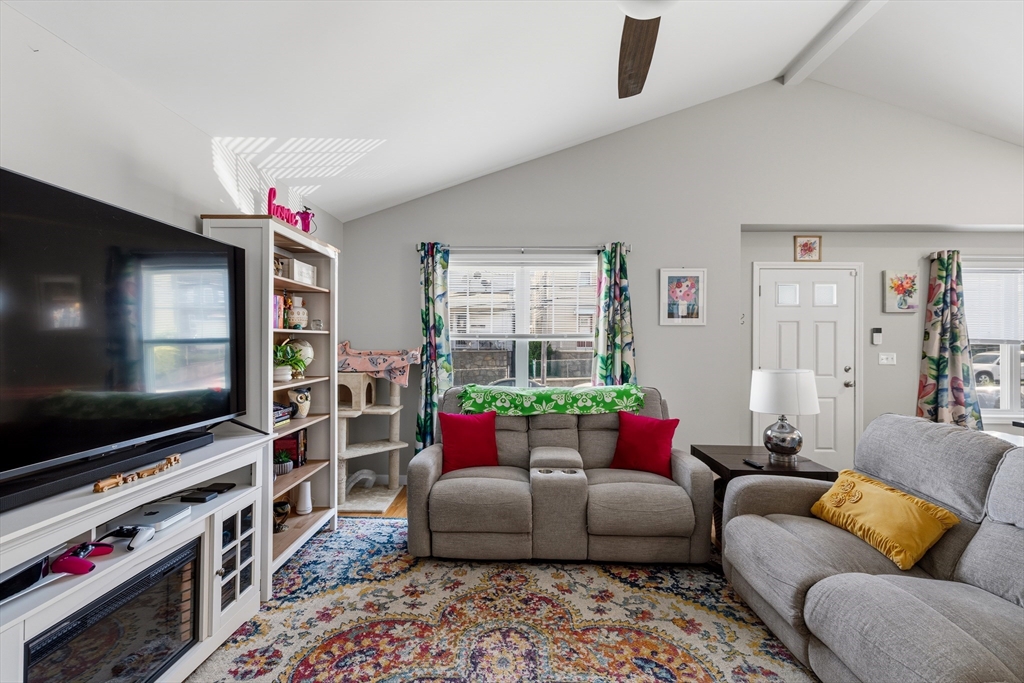 357 County Street Fall River, MA 02723 - Photo 14 of 33