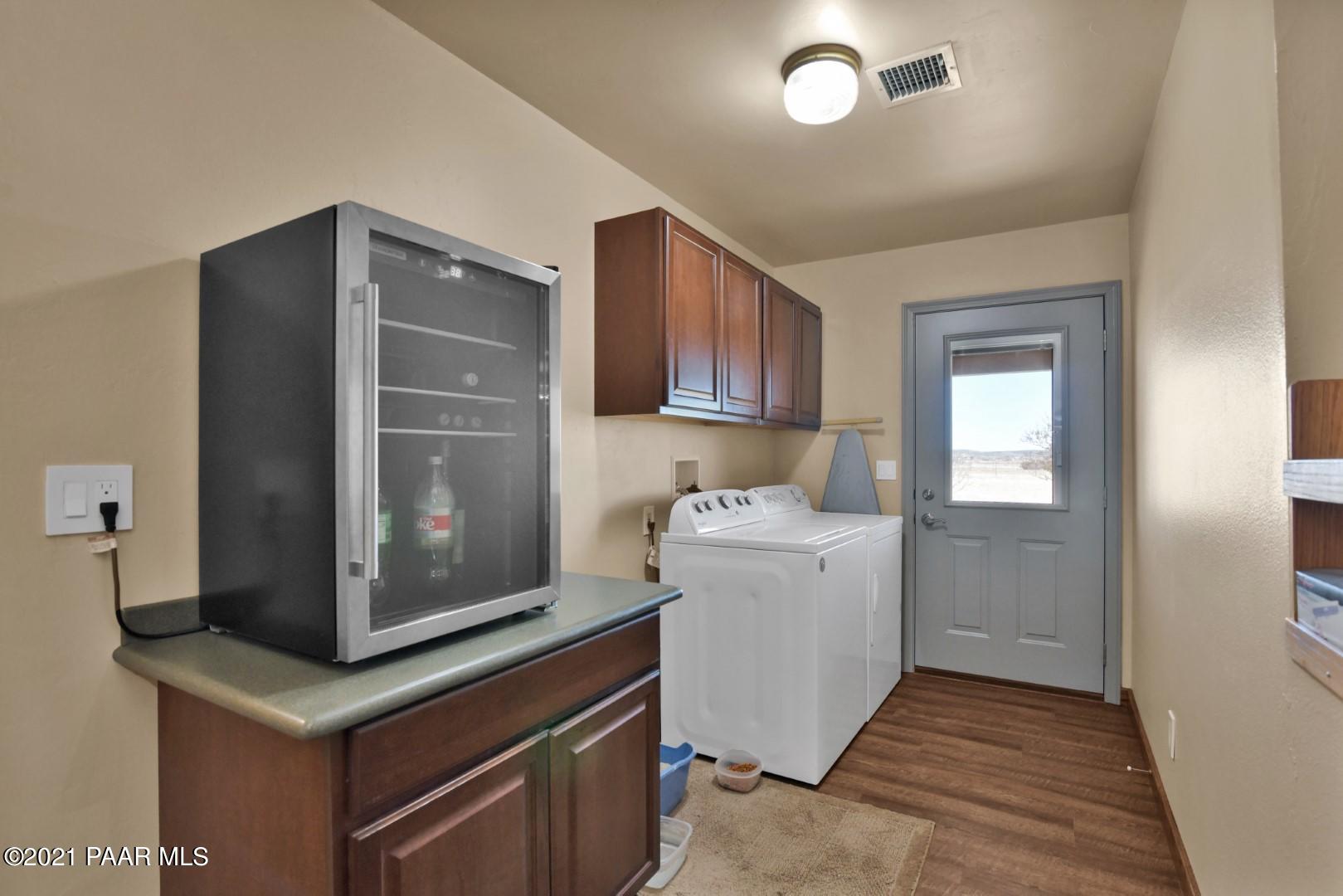 3500 West Runway Road Paulden, AZ 86334 - Photo 13 of 57 Laundry Room