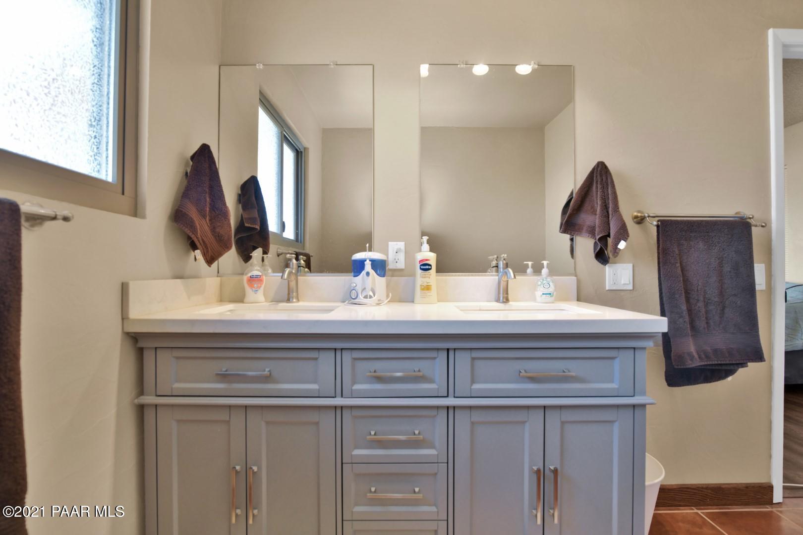 3500 West Runway Road Paulden, AZ 86334 - Photo 16 of 57 Master Bath