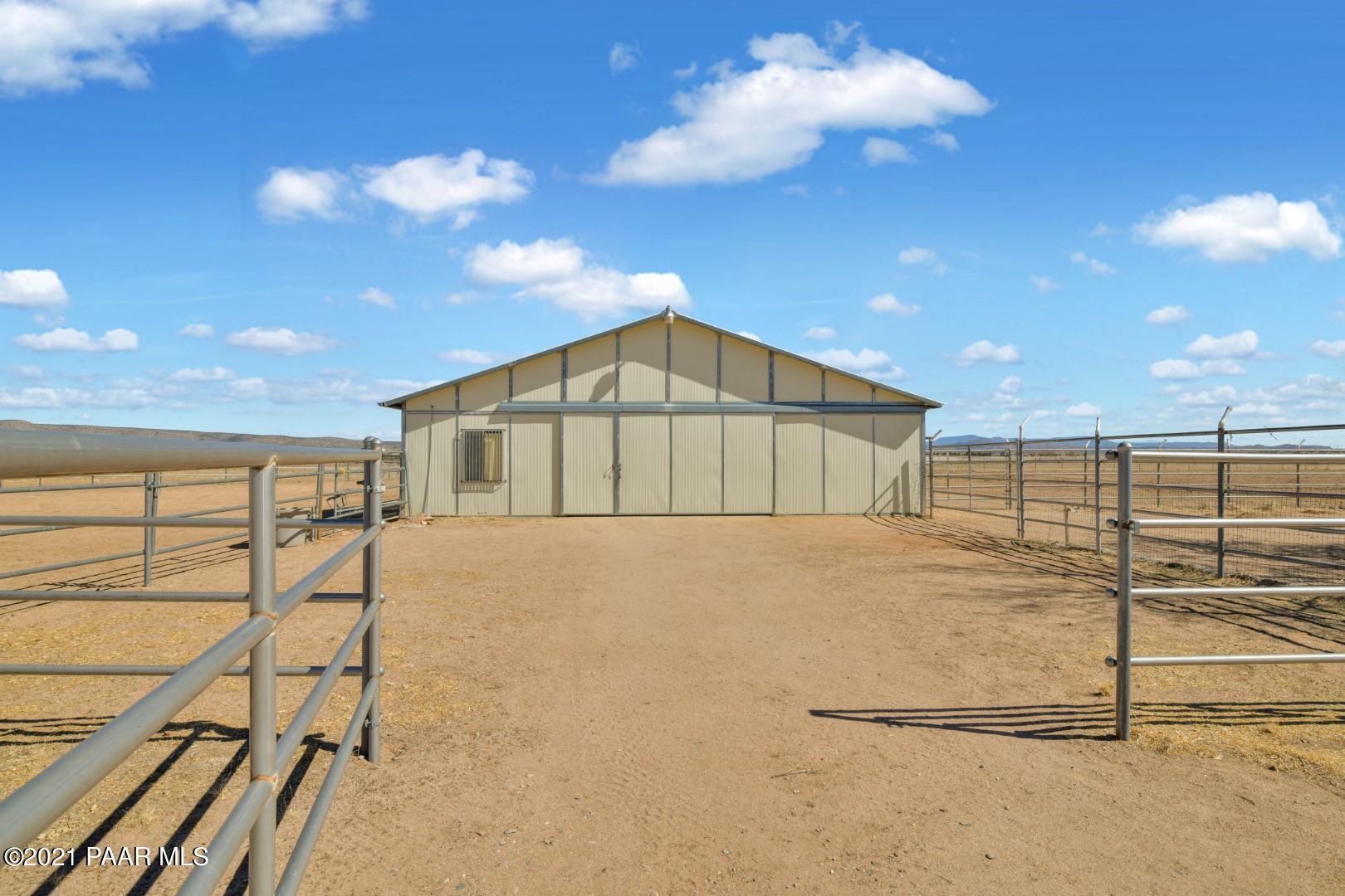3500 West Runway Road Paulden, AZ 86334 - Photo 27 of 57 7 Stable Horse Barn
