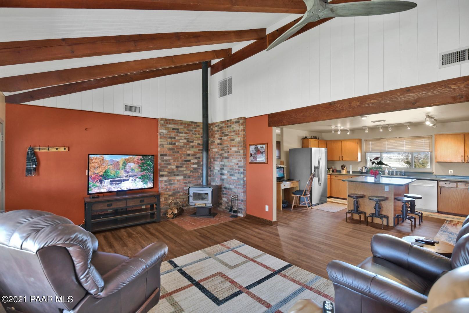 3500 West Runway Road Paulden, AZ 86334 - Photo 7 of 57 Living Room