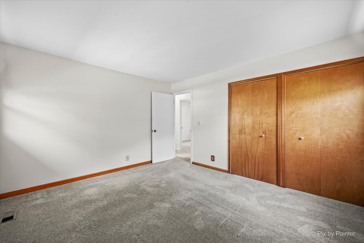 809 Stowell Avenue Streamwood, IL 60107 - Photo 10 of 21