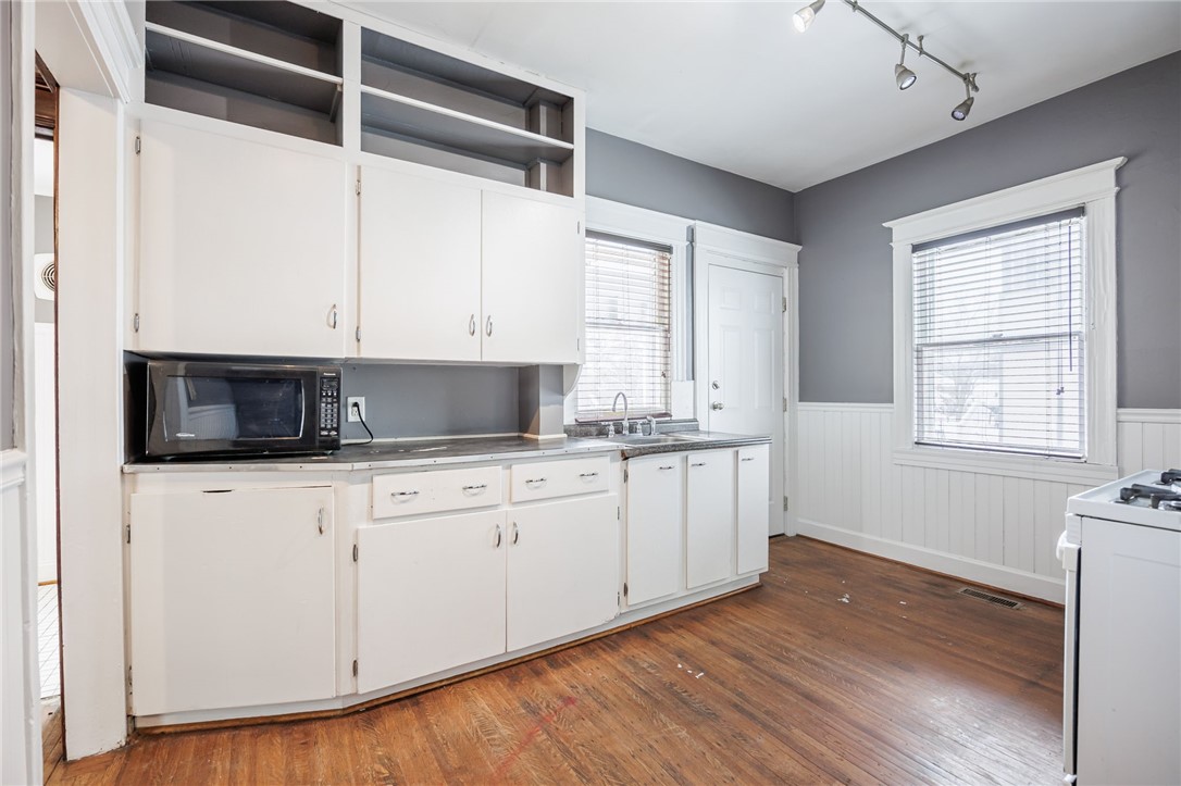 89 Clay Avenue Rochester, NY 14613 - Photo 15 of 44