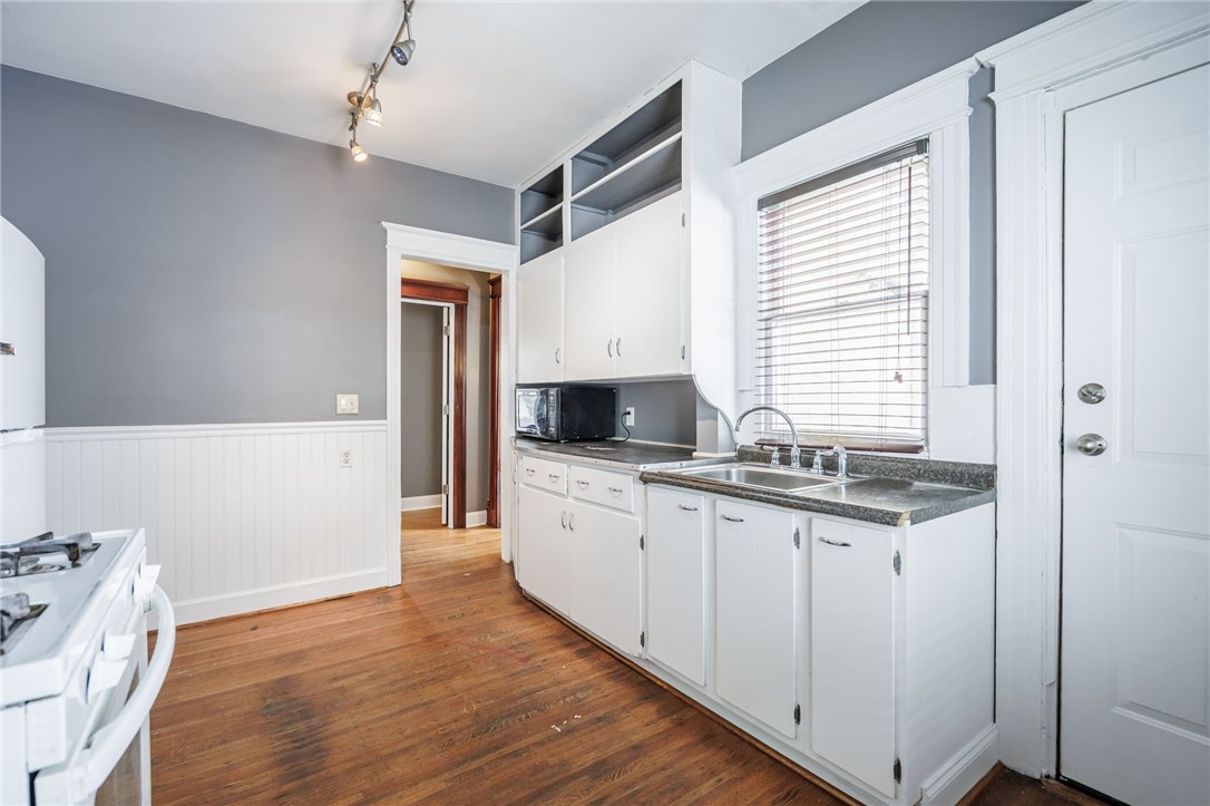 89 Clay Avenue Rochester, NY 14613 - Photo 18 of 44